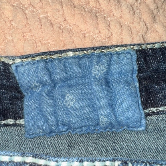 Union Bay womens Size Junior 11 cropped Distressed Blue Jeans. VGUC - Picture 13 of 13